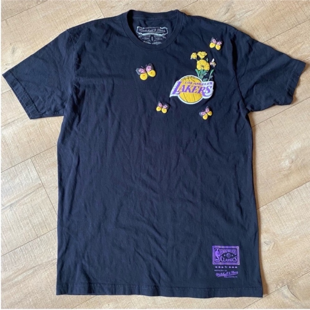 Mitchell & Ness × NBA LA Lakers tshirt, butterflies CA poppies graphic, sz large